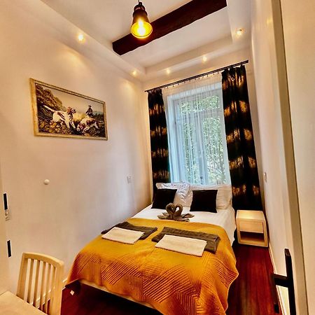 Old Cracow Apartment Краків Екстер'єр фото